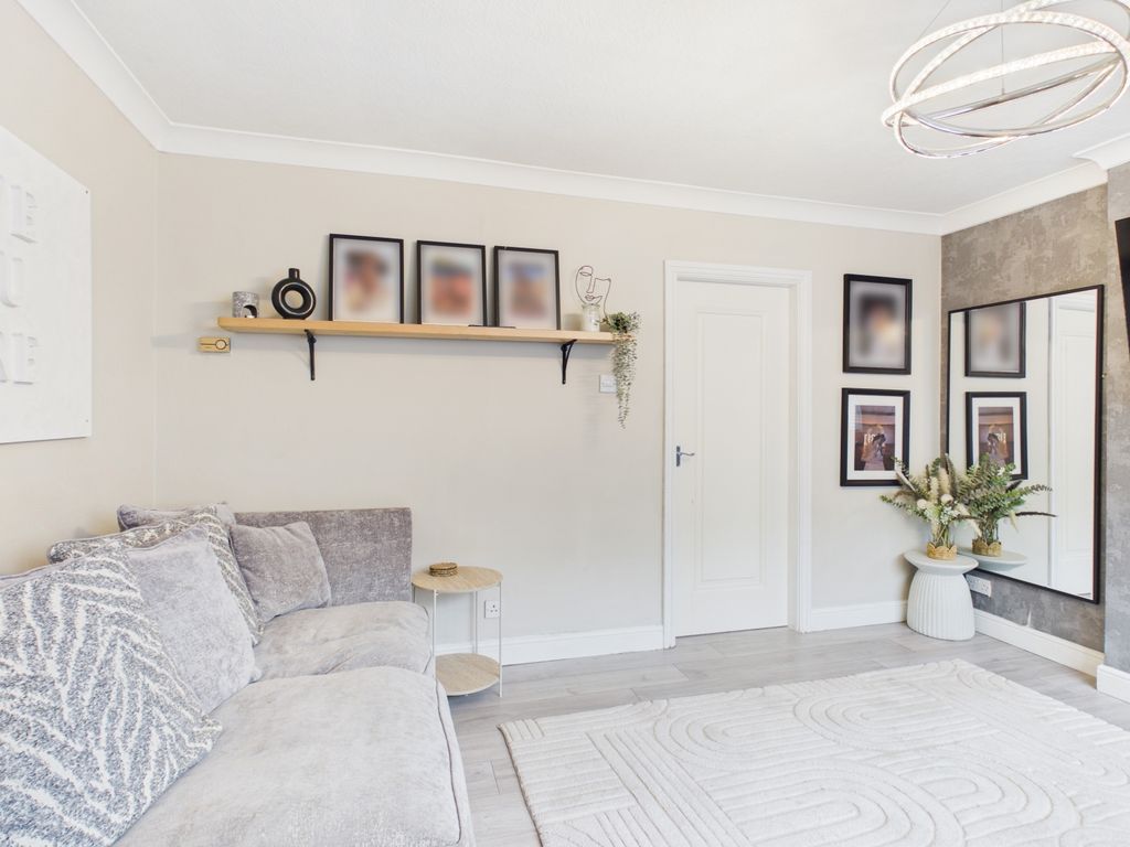 Property photo 3 of 24 Cam03729G0-Pr0295-Still002