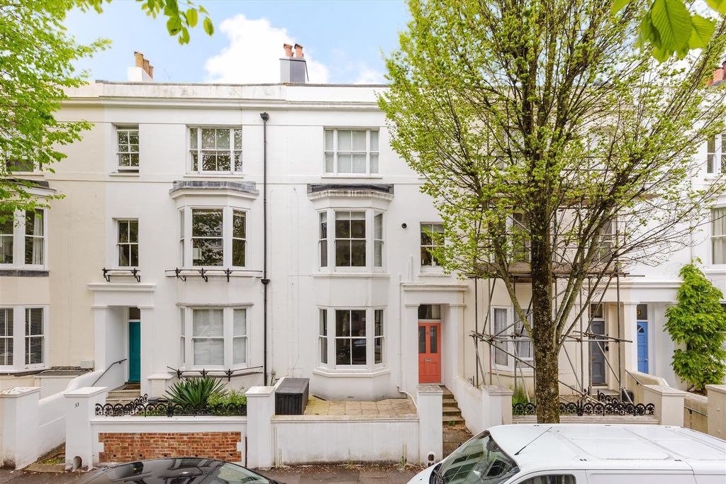 Property photo 1 of 13 Buckingham Road, 34-Gff-0-16.Jpg