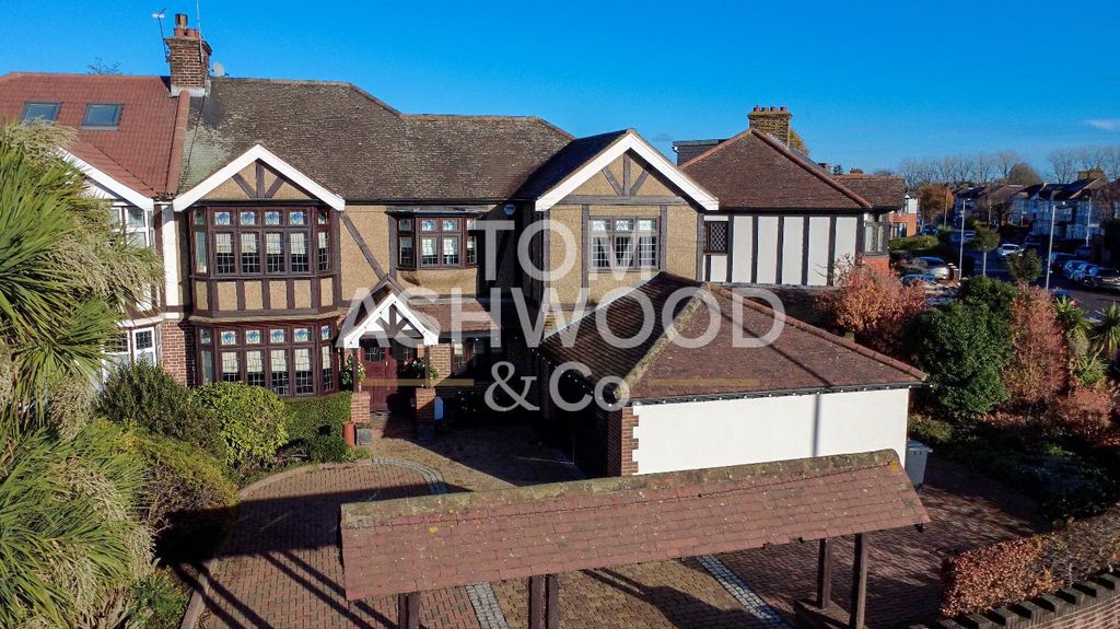 Property photo 1 of 29 Picture No. 81