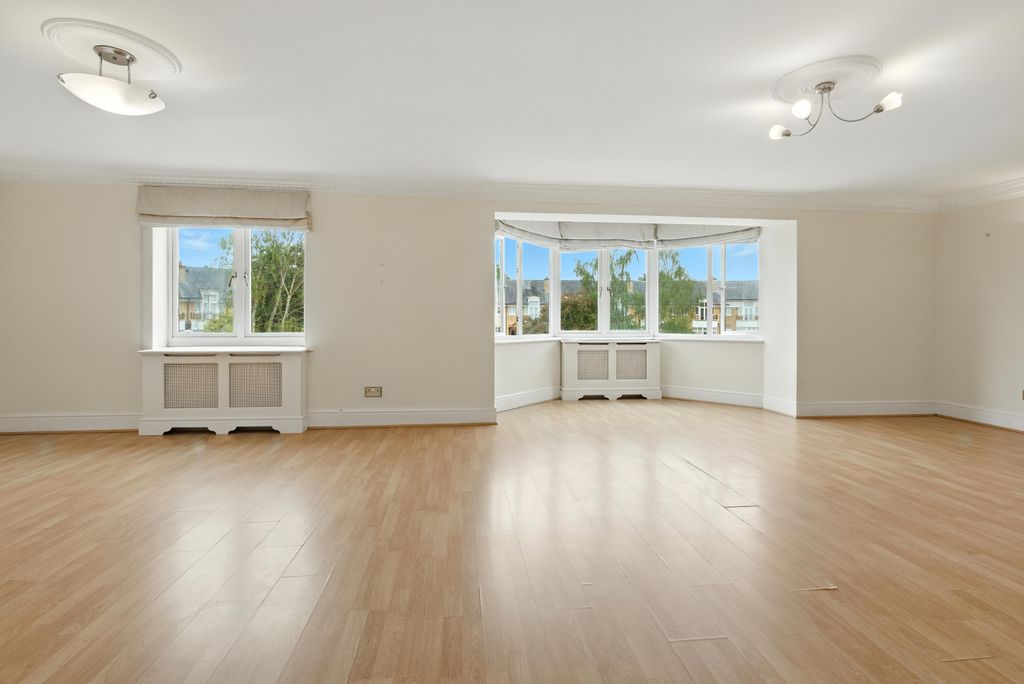 Property photo 2 of 26