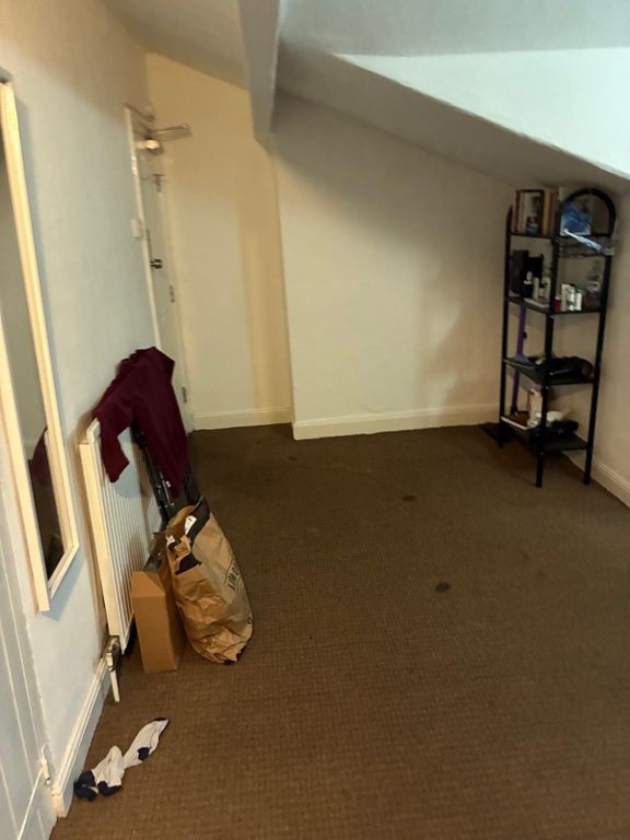 Property photo 1 of 4 Bright And Spacious Room With Handy Shelving...