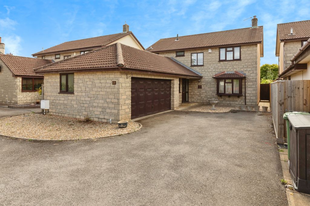 Property photo 1 of 17