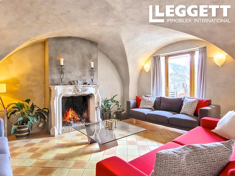 Property photo 2 of 10