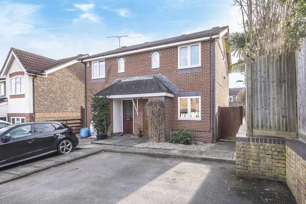 Property photo 1 of 9 (Main)