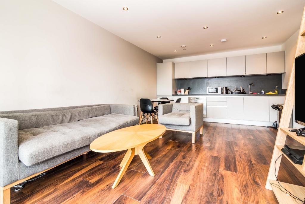 Property photo 2 of 5 Queens Dock 2Bed 1.Jpeg