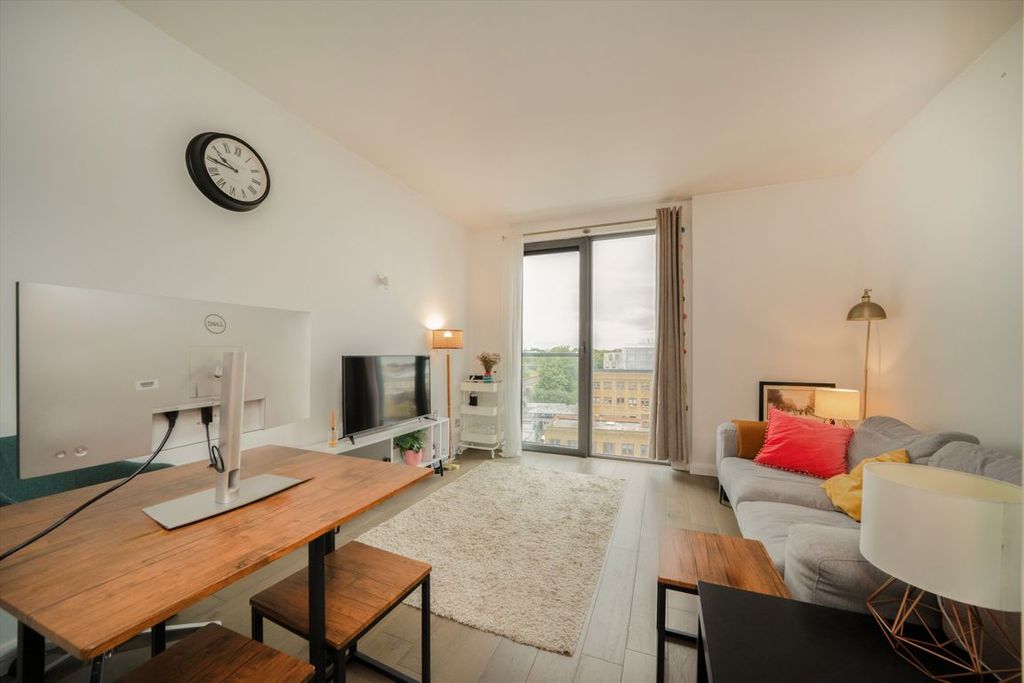 Property photo 2 of 9