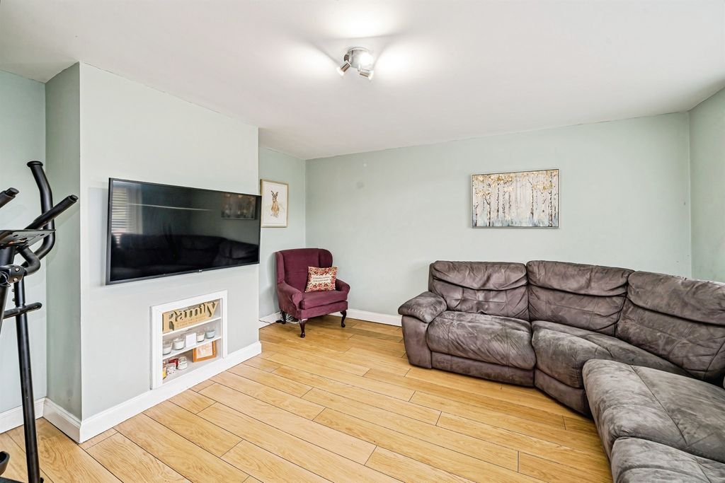 Property photo 3 of 16