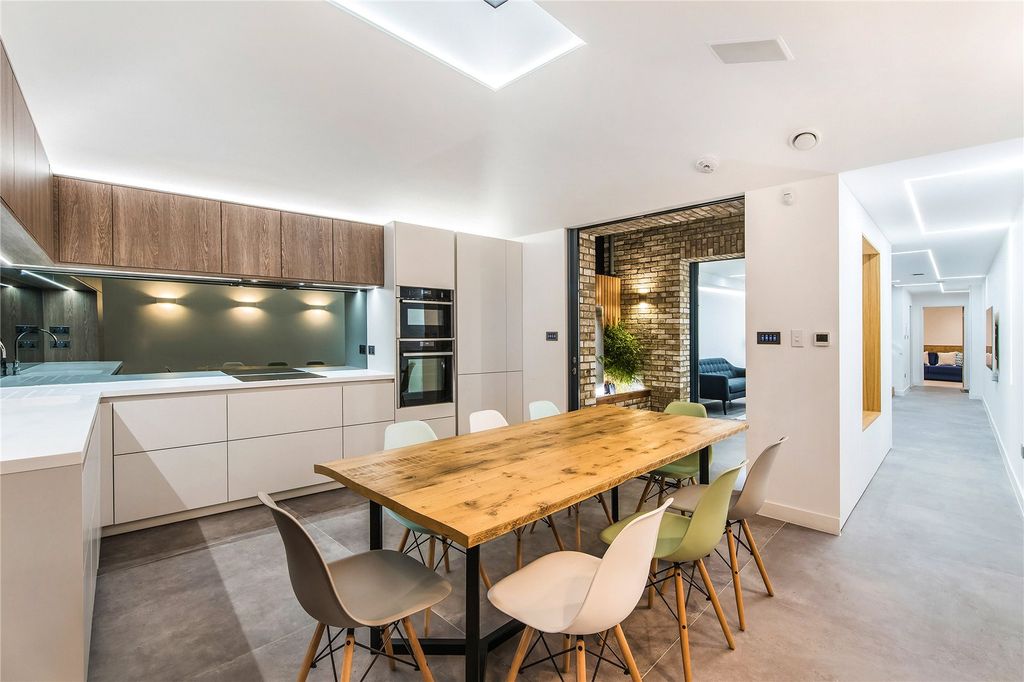 Property photo 1 of 33 Kitchen / Dining