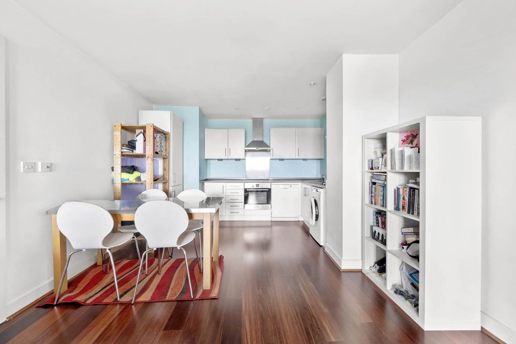 Property photo 3 of 8