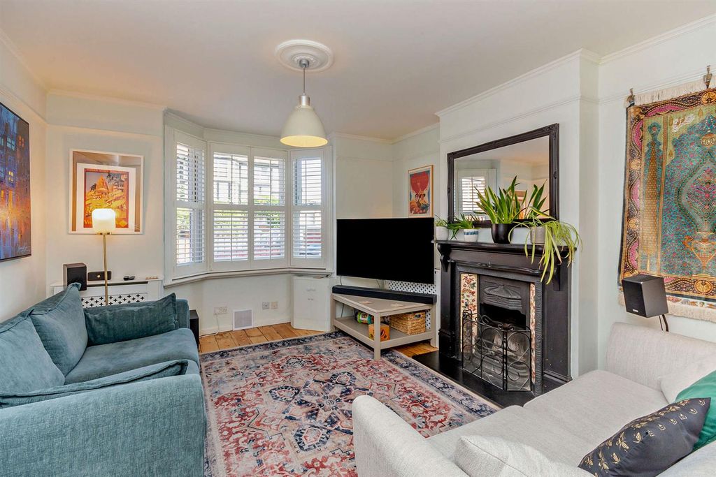 Property photo 2 of 21 8693279-Interior15-800.Jpg