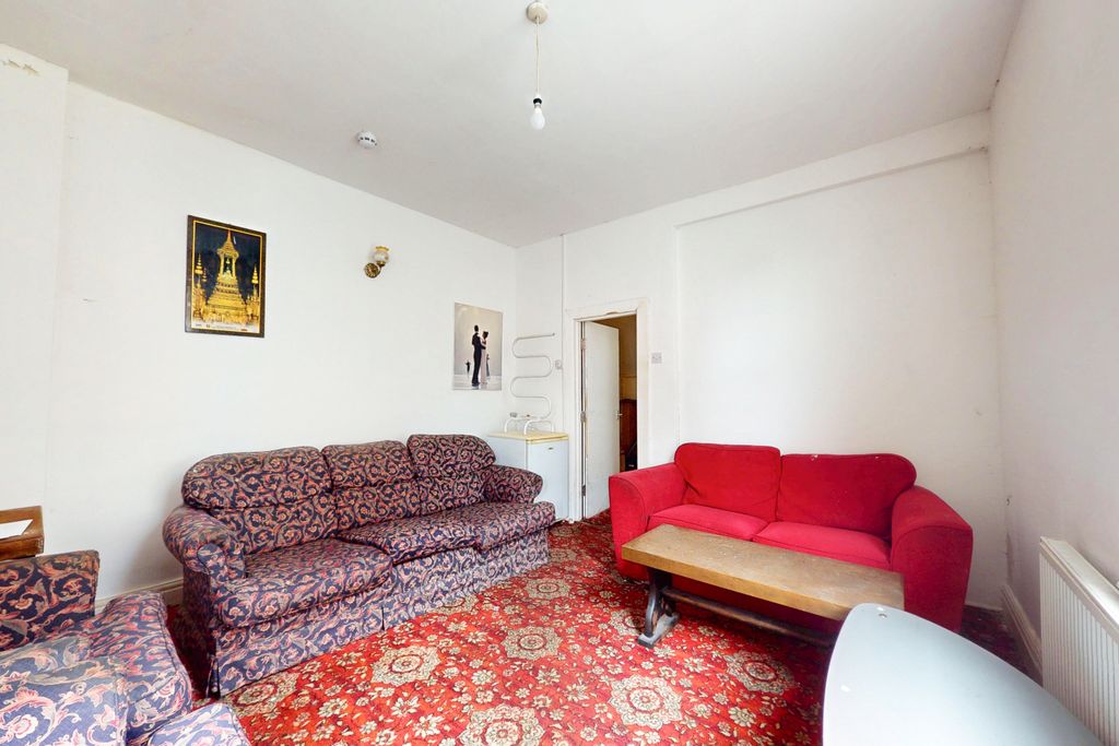 Property photo 2 of 26