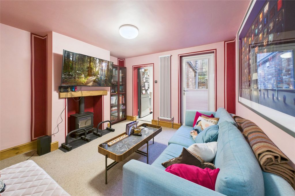 Property photo 3 of 9 Picture No. 15