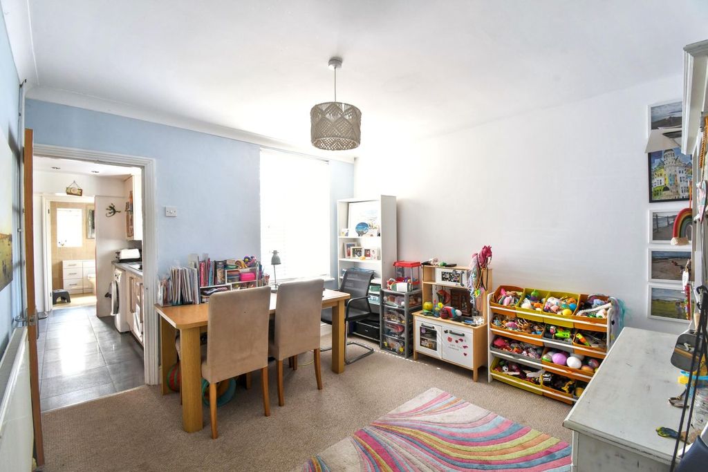 Property photo 3 of 13