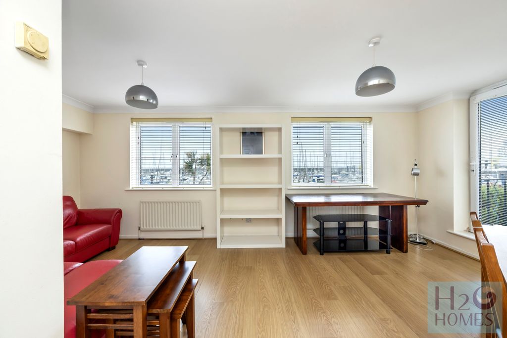 Property photo 2 of 15 The Strand, Merton Court, Flat 46-001