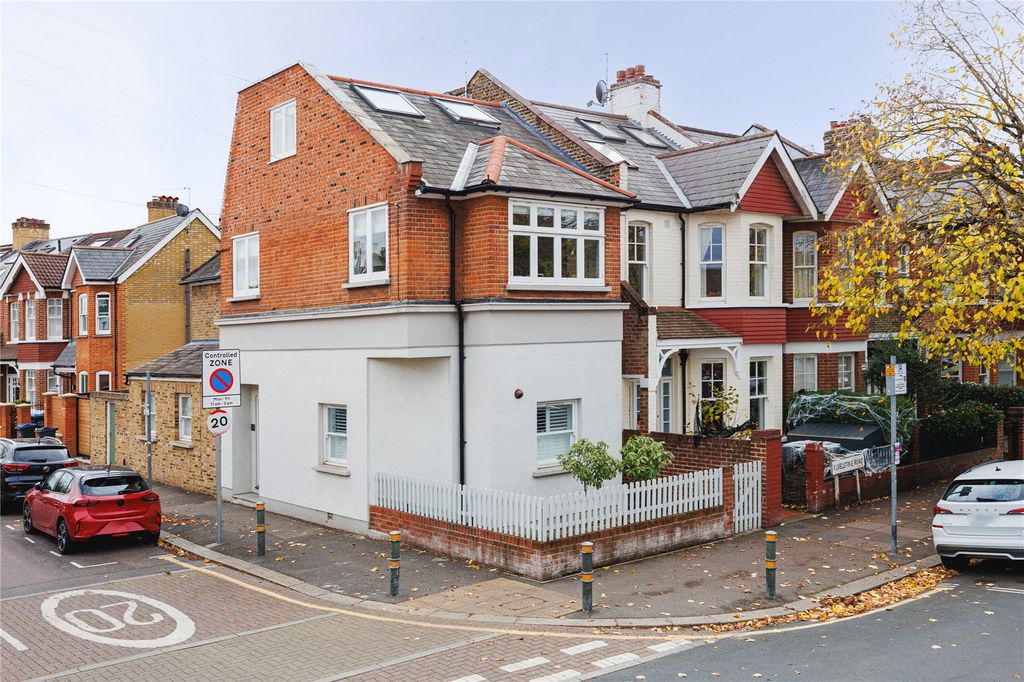 Property photo 1 of 10 Externals