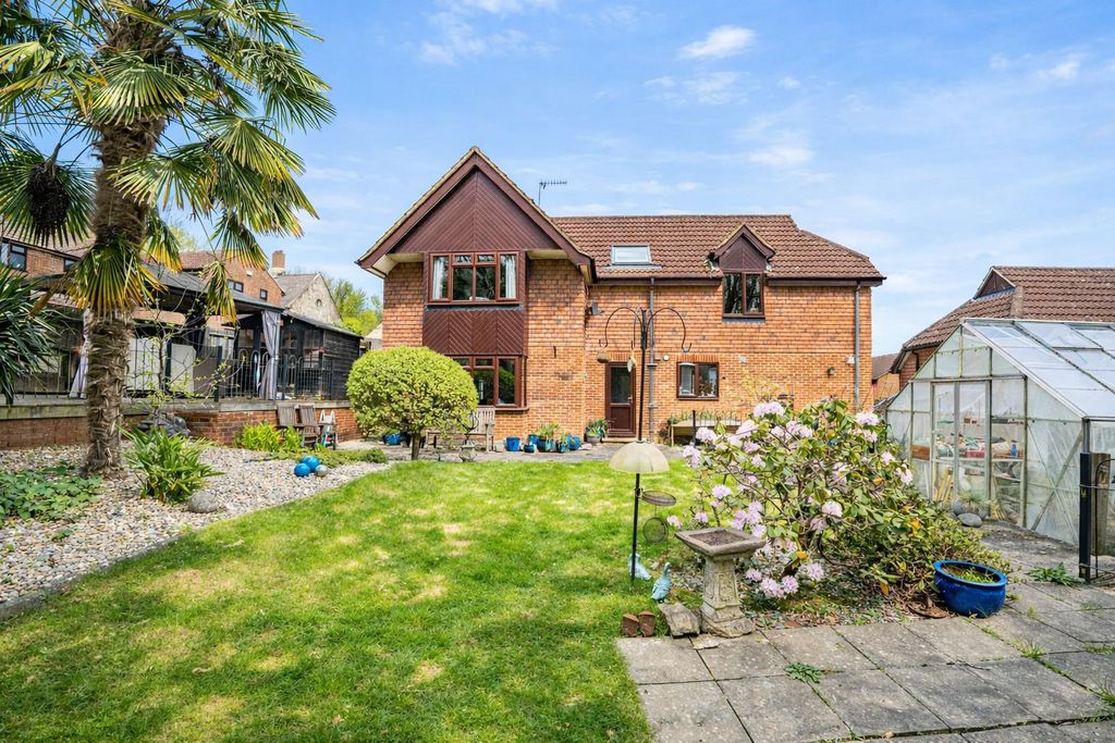 Property photo 3 of 48 4Fb035c9-1A2A-4Cb4-B75A-Bd46924A3Ff8.Png