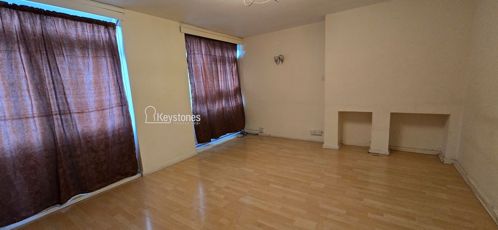 Property photo 3 of 12 Photo 12