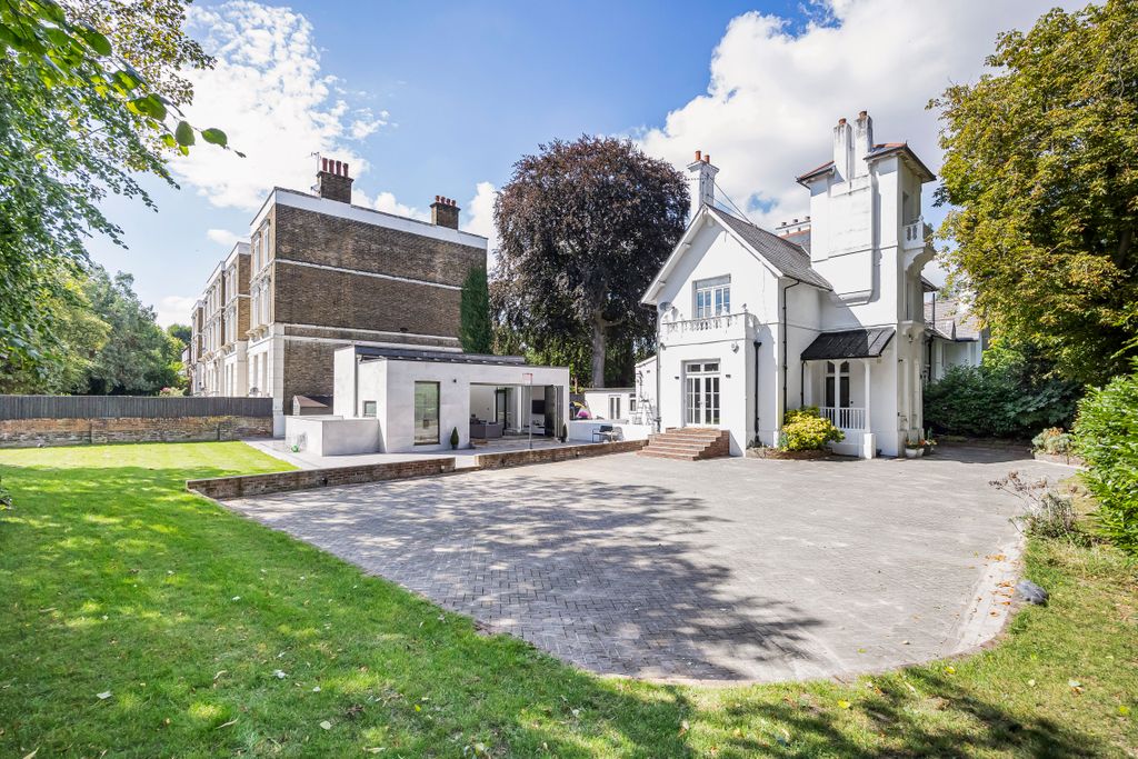 Property photo 1 of 25