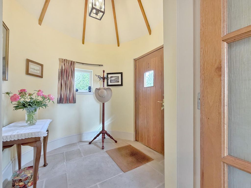 Property photo 2 of 46 Hallway