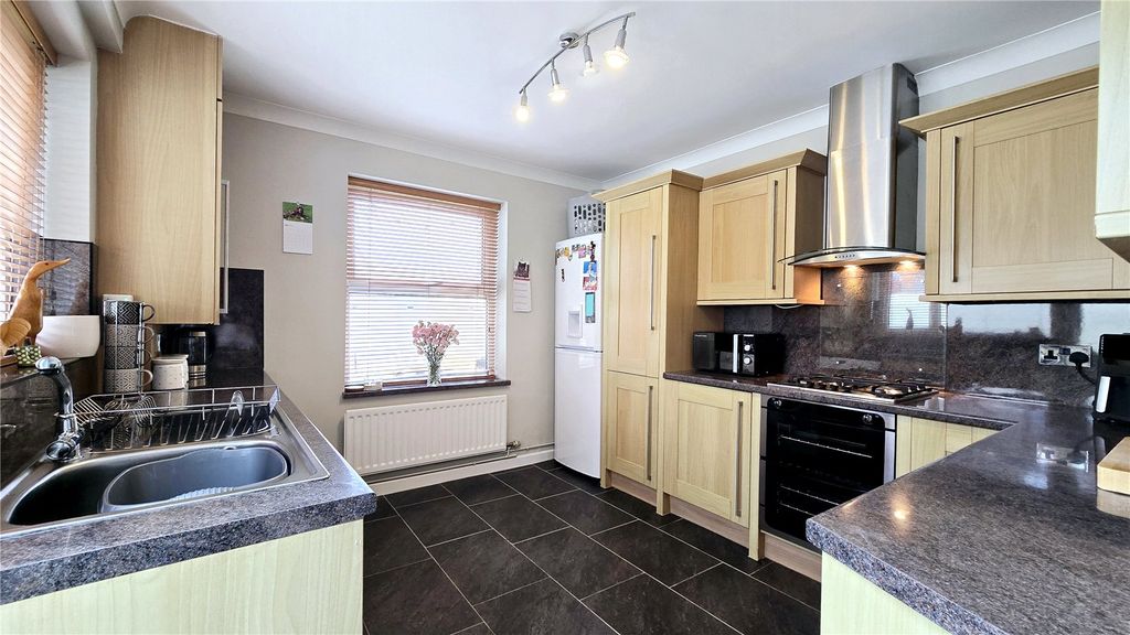 Property photo 3 of 19 Picture No. 44