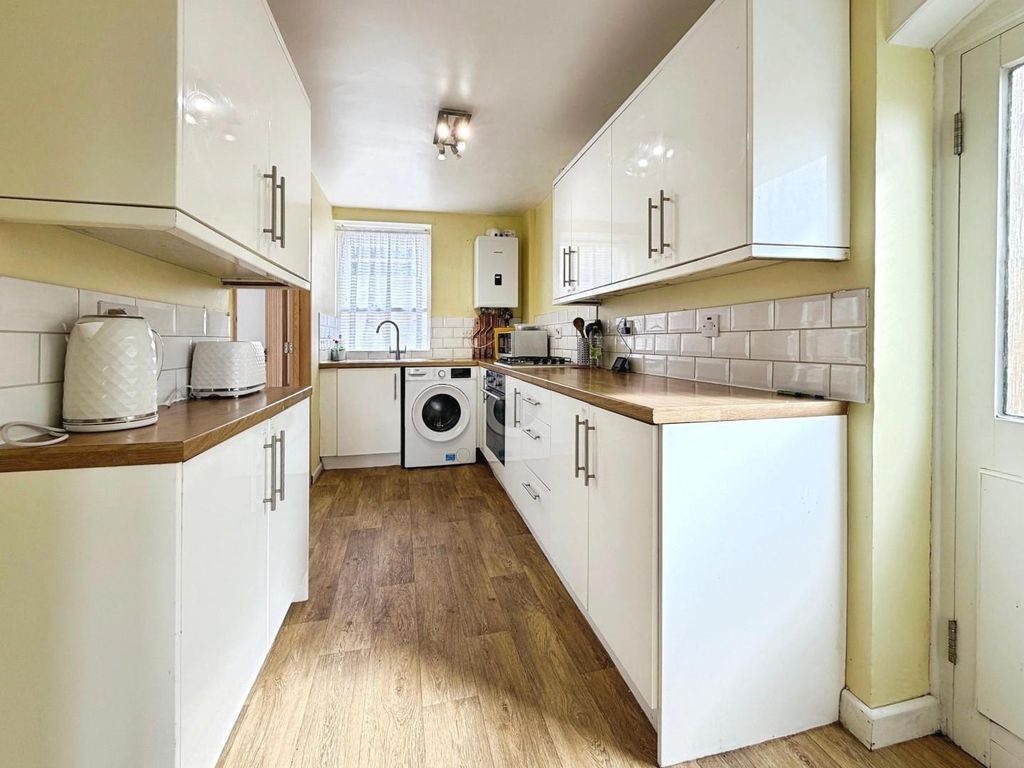 Property photo 2 of 26 Kitchen