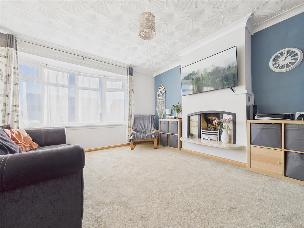 Property photo 3 of 16 Cam01407G0-Pr0056-Still002.Jpg