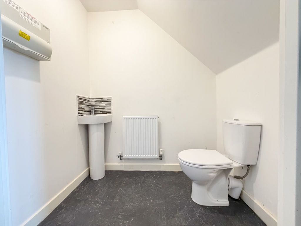 Property photo 3 of 16 W/C