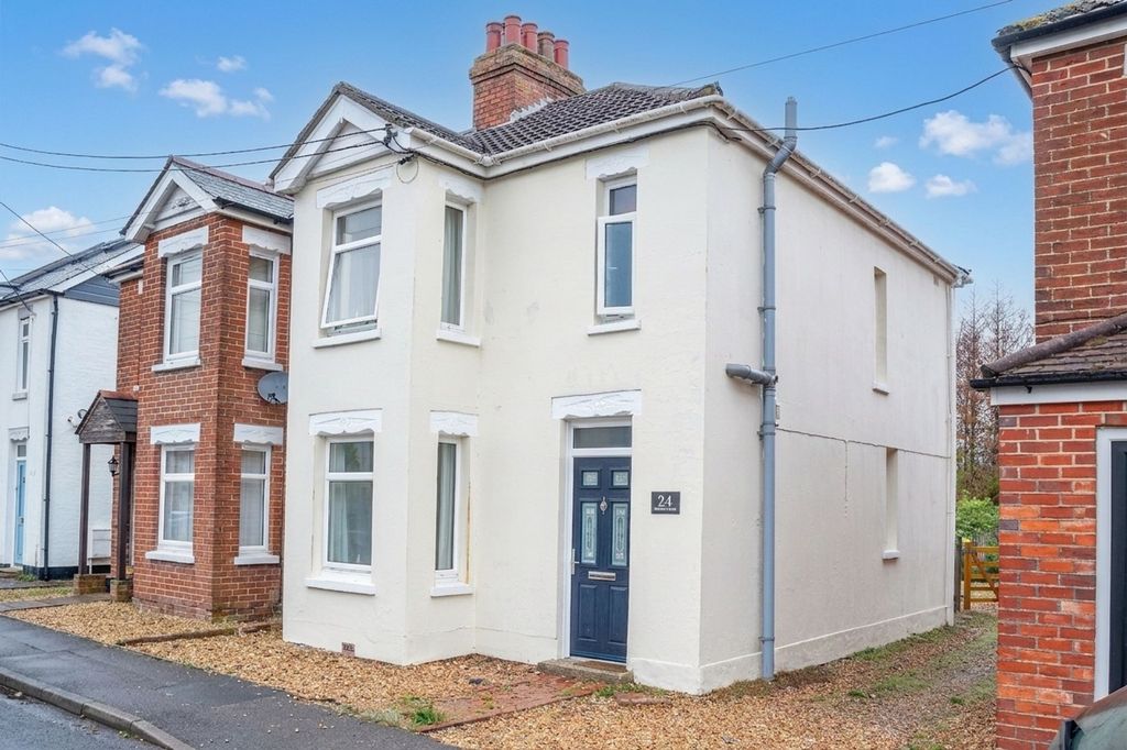 Property photo 1 of 11