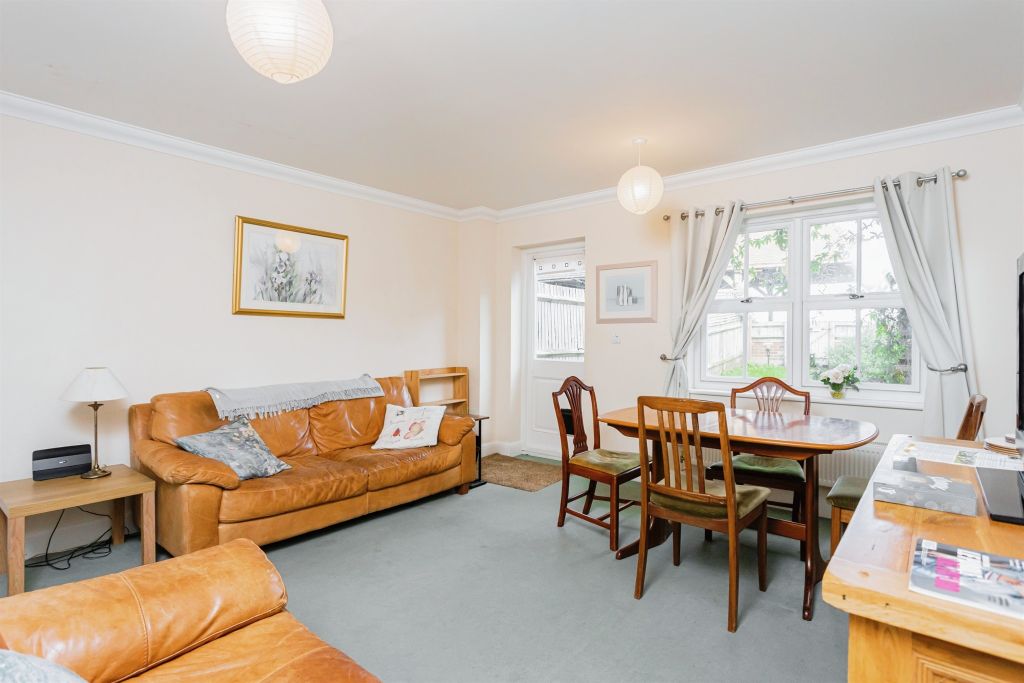 Property photo 2 of 20