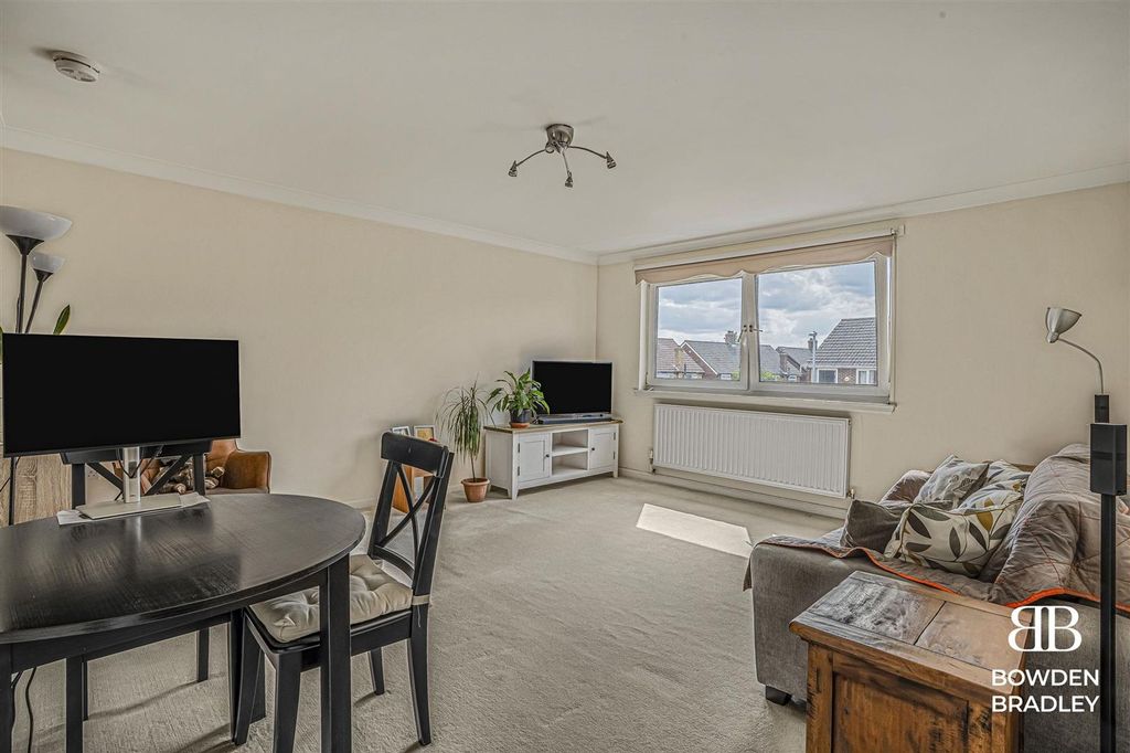 Property photo 2 of 12 Living Room