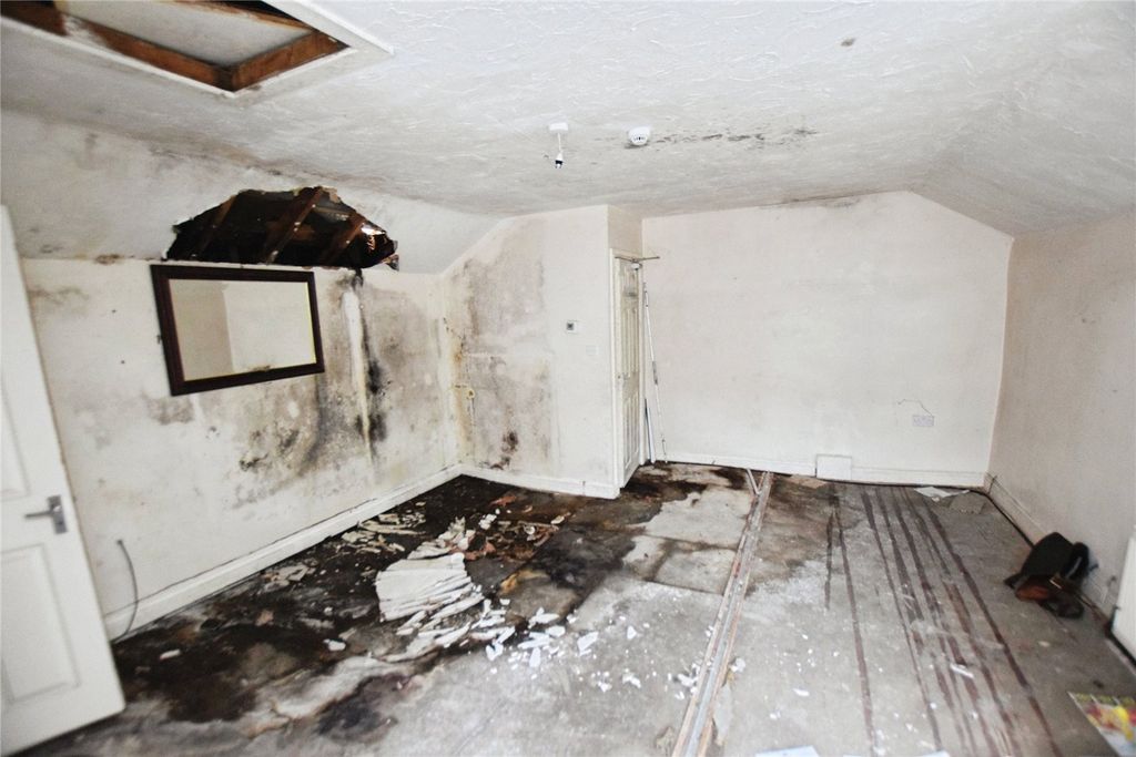 Property photo 2 of 27 Top Floor Reception