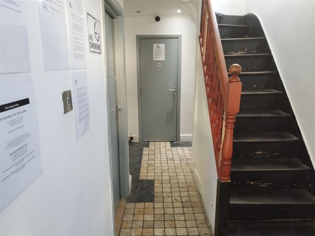 Property photo 2 of 7 Entrance.Jpg