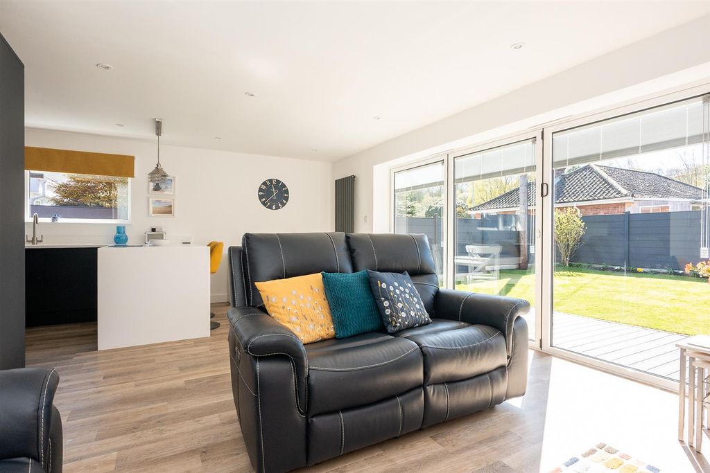 Property photo 3 of 25 3Sandylane,Cromer-22.Jpg