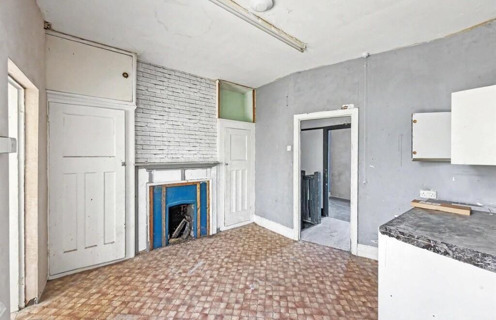 Property photo 3 of 5