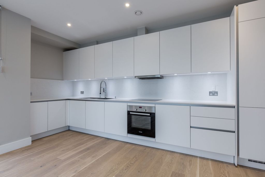 Property photo 2 of 17 Kitchen