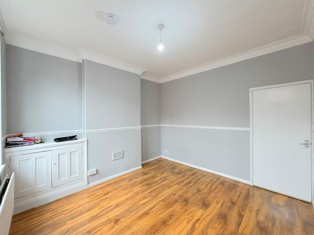 Property photo 2 of 11 Sitting Room