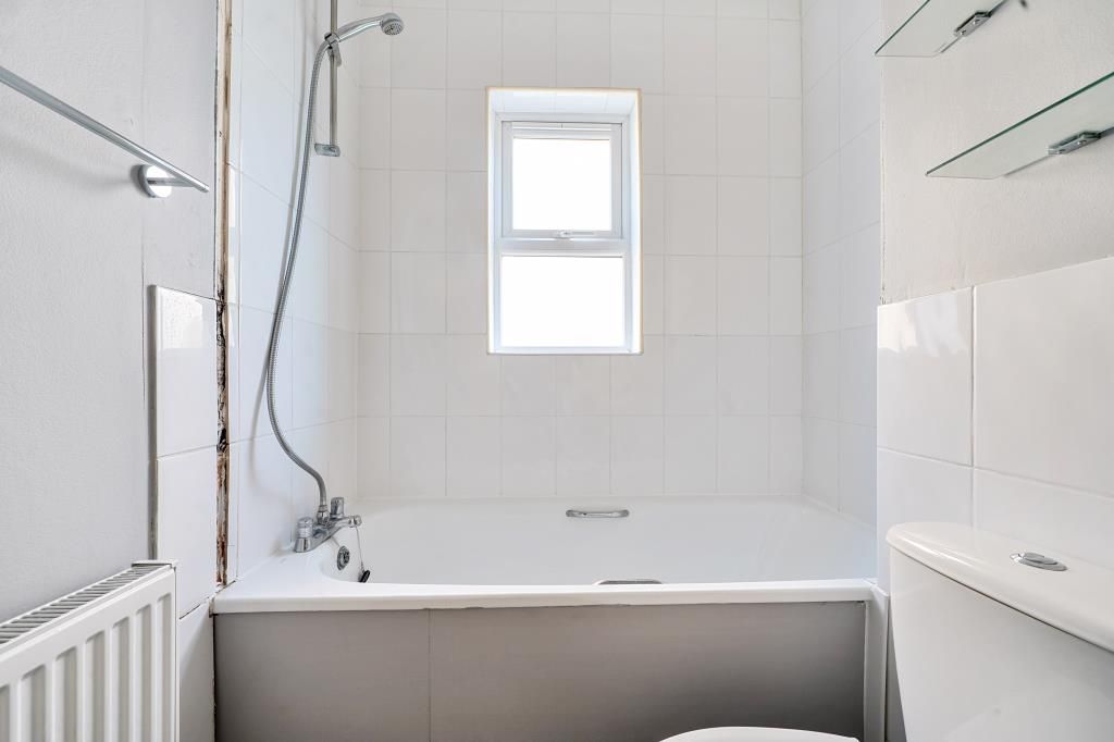 Property photo 3 of 20 Bathroom