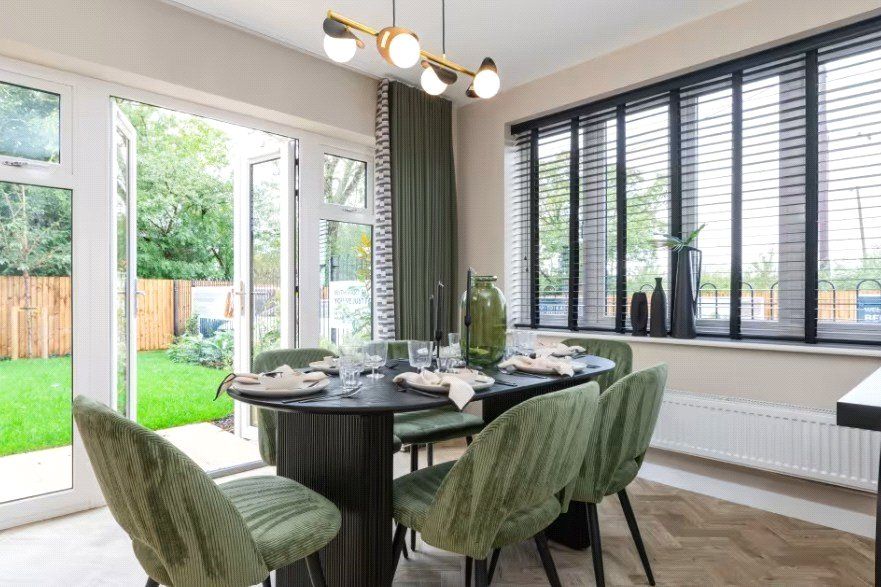 Property photo 3 of 10 Dining Area