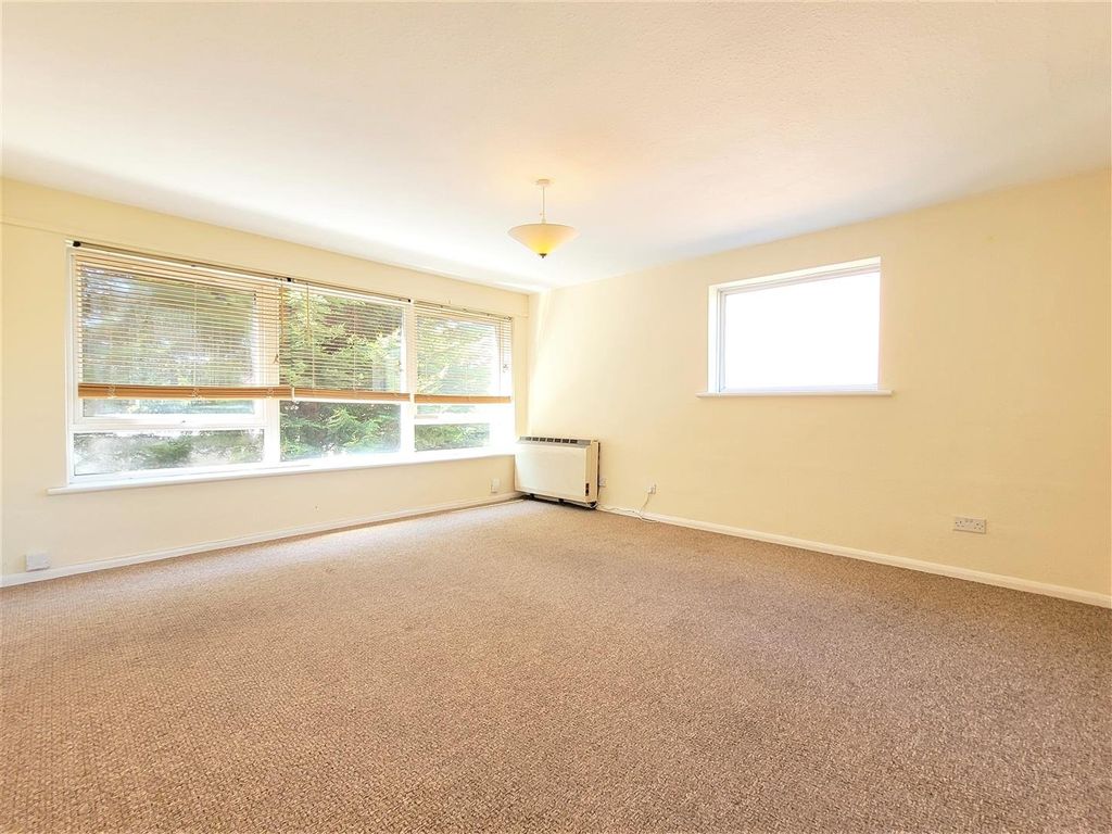 Property photo 2 of 9 Picture No. 10