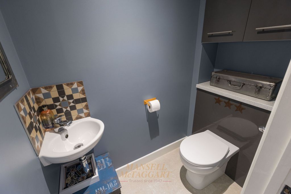 Additional image 6 of 5 bed detached house for saleTinsley Lane, Crawley RH10