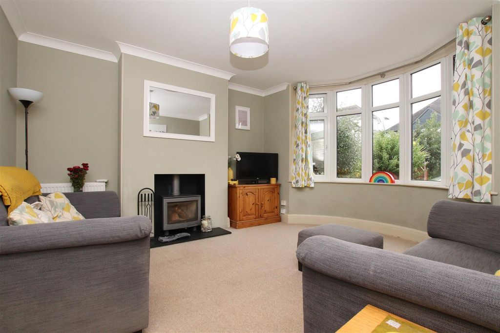 Property photo 2 of 14 Living Room.Jpg