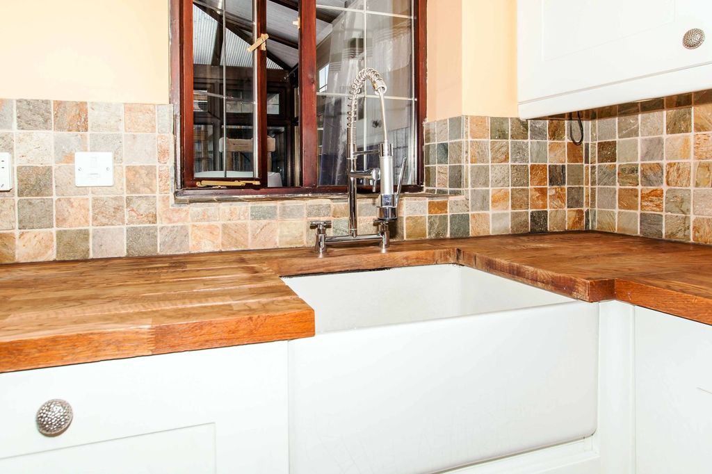 Property photo 3 of 27