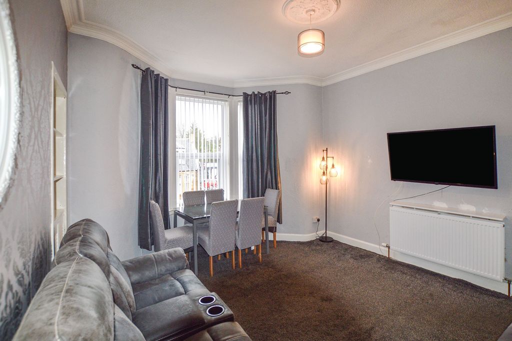 Property photo 3 of 8