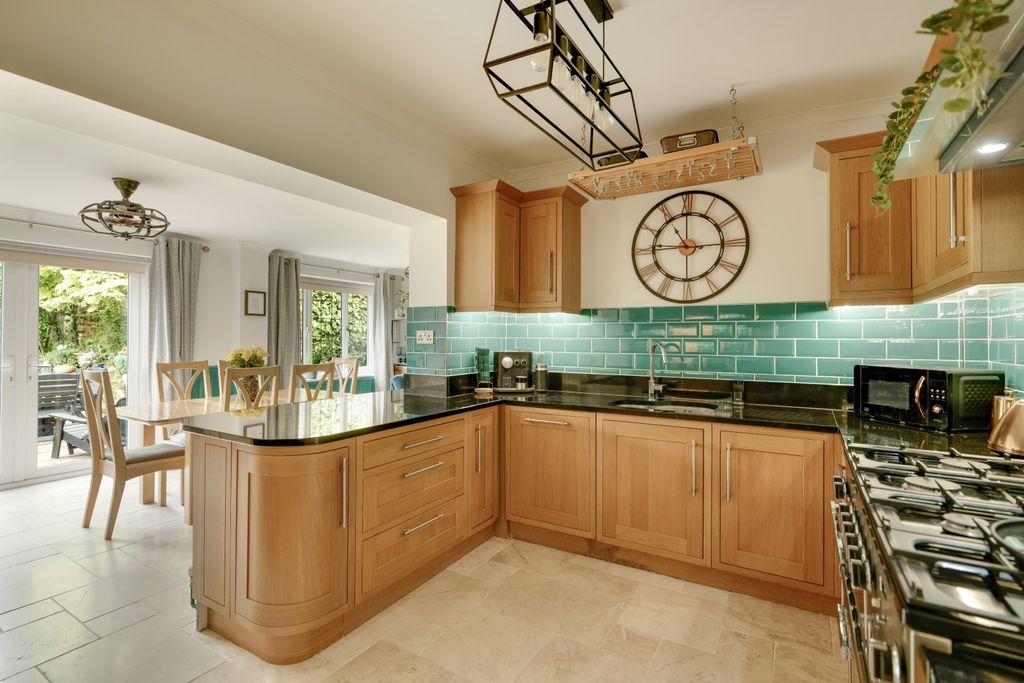 Property photo 3 of 21 Kitchen