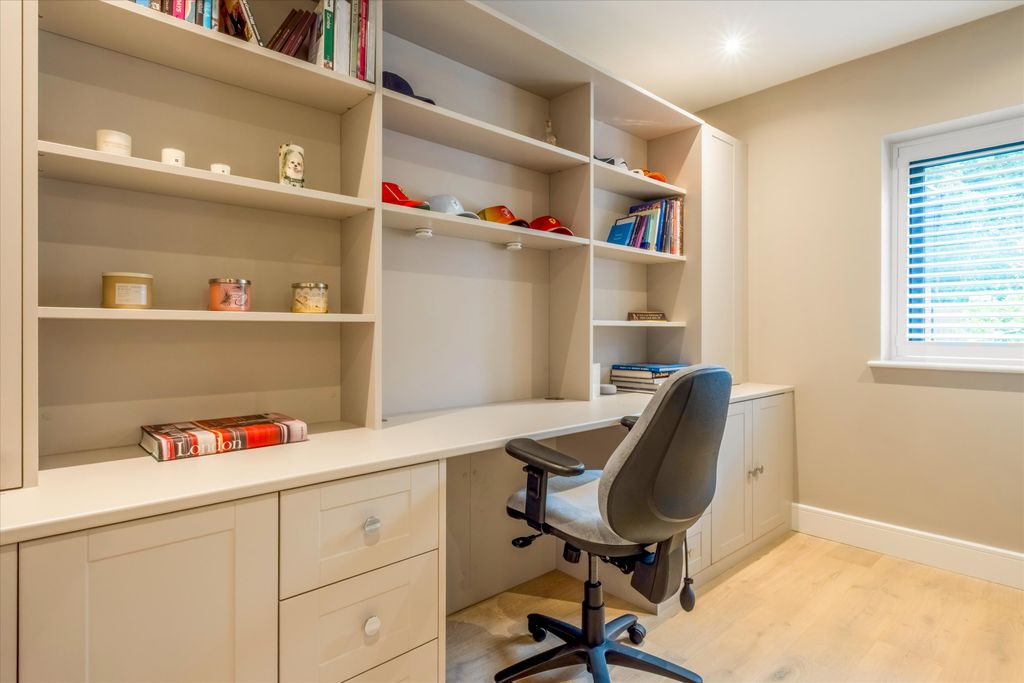 Property photo 3 of 22 Image