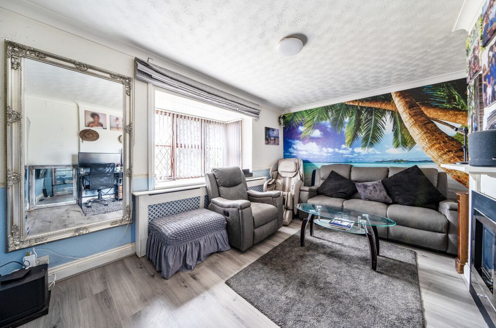 Property photo 3 of 15 1320336-5-6878Fd5...