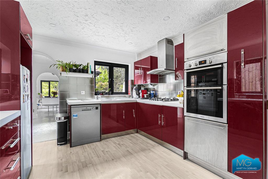 Property photo 2 of 44 Picture No. 20