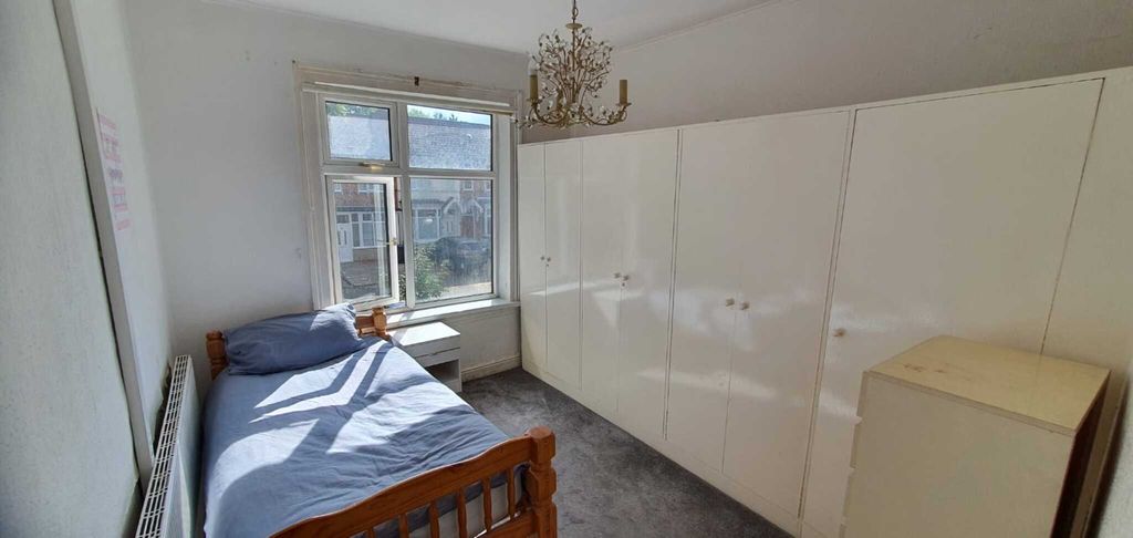 Property photo 3 of 6