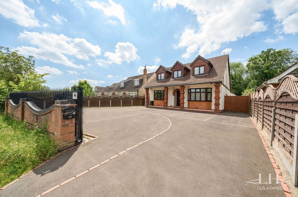 Property photo 2 of 19
