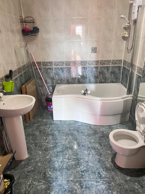 Property photo 1 of 4